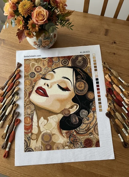 Coco Chanel portré Klimt stílusban